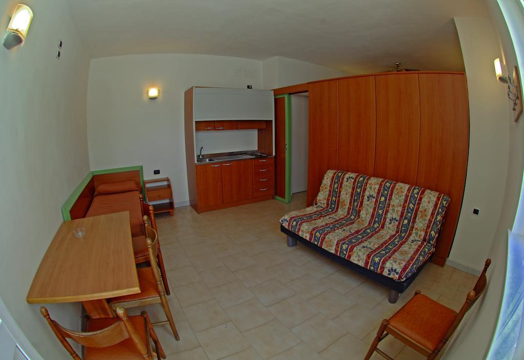 Hotel Villaggio Club Altalia Residence Brancaleone Szoba fotó
